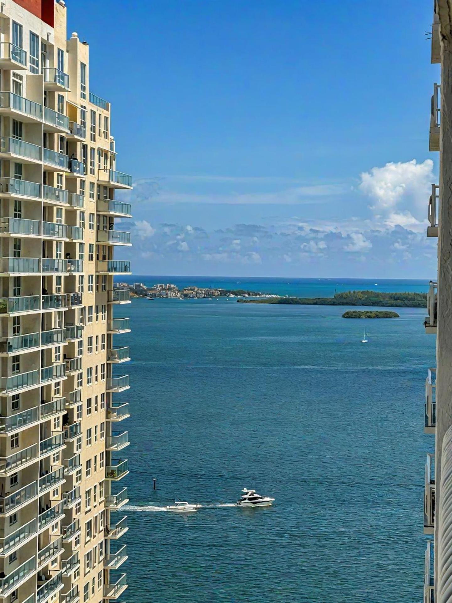 Ferienwohnung Elegant Centric Vibrant Pool Jacuzzi Free Parking Miami Exterior foto